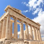 In una fumosa trattoria ateniese