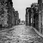 Luccica il marciapiede