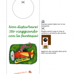 Cose utili – Segnaporta “Non disturbare! Sto viaggiando con la fantasia!”