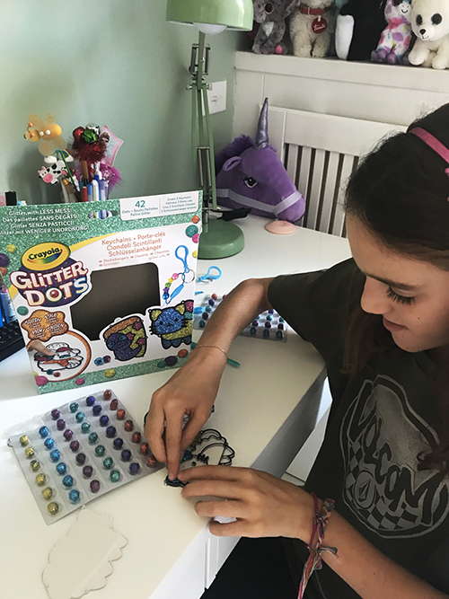 crayola glitter dots